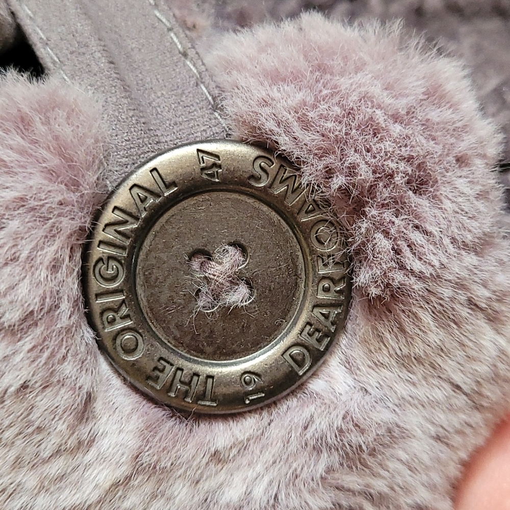 Slippers - Picture 2 of 6